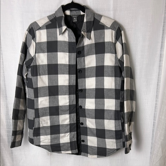 Eddie Bauer Women oversized plaid flannel shacket,jacket.Heavy flannel shirt - Picture 3 of 11